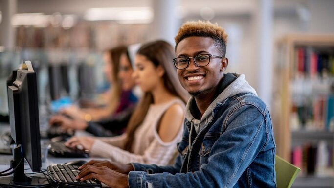 Tips for Managing Your Money in College