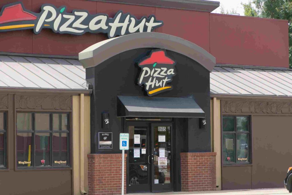 Fast Food Places That Hire at 14: Pizza Hut