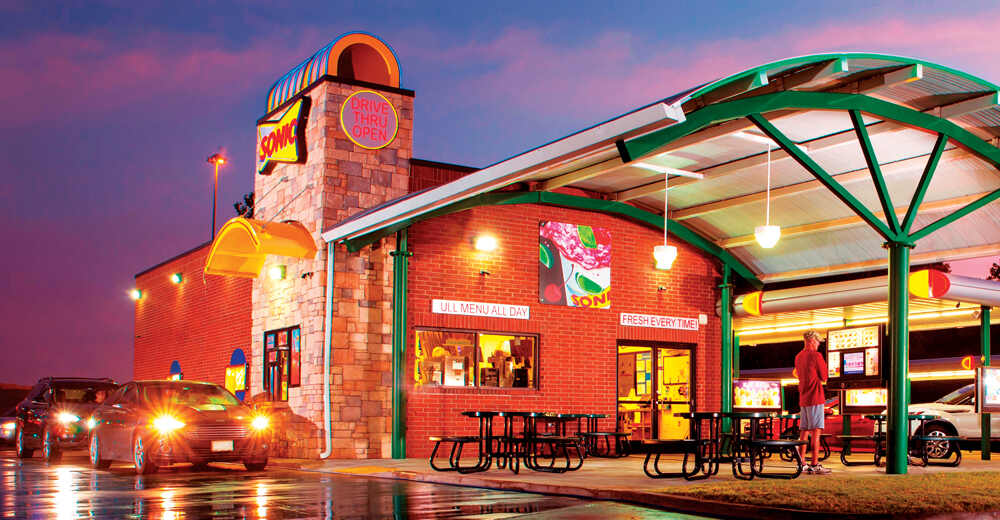 Fast Food Places That Hire at 14: Sonic Drive-In